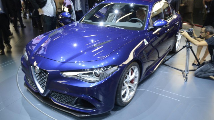 Gewone uitvoeringen van Alfa Romeo Giulia krijgen de beschikking over vier- en zescilinder motoren met 135 tot 340 pk.
