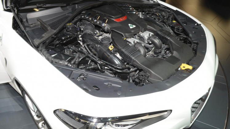 Gewone uitvoeringen van Alfa Romeo Giulia krijgen de beschikking over vier- en zescilinder motoren met 135 tot 340 pk.