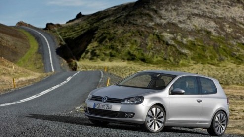 Voor de liefhebber die vierwielaandrijving op een nieuwe Golf VI wenst, wordt weer op zijn wenken bediend. De nieuwste telg uit Wolfsburg wordt om te beginnen met 4Motion afgeleverd in combinatie met 