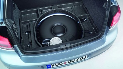Zijn komst lag al in de pijplijn, en nu is het dan zo ver. Volkswagen gaat de Golf VI leveren als BiFuel, met een af-fabriek LPG installatie. Om technische redenen kiest Wolfsburg voor de good-old 1.6