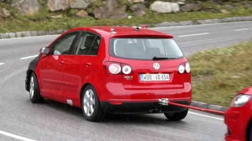 Terwijl we de nieuwe Volkswagen Golf VI al hebben kunnen bekijken, is het rond de verjonging van de Golf Plus nog wat mysterieus. Geheel nieuw wordt deze niet, maar we kunnen wel rekenen op minimaal e