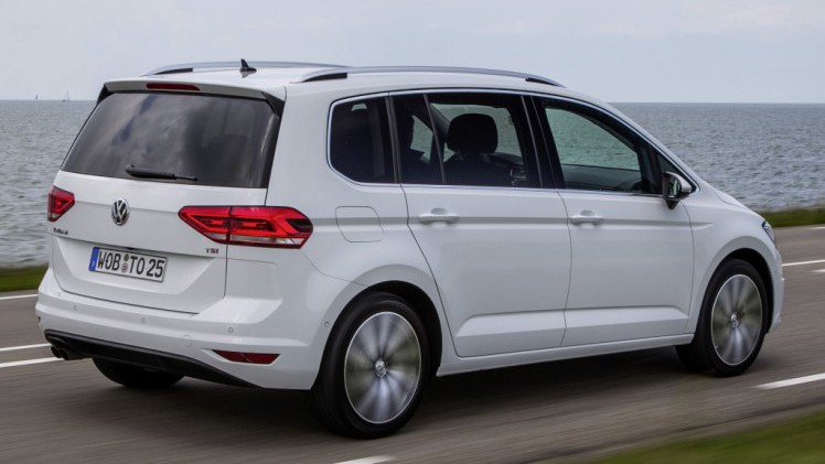 De genomineerden van Auto van het Jaar 2016 verkiezing op een rij. Van Alfa Giulia tot Volvo XC90.