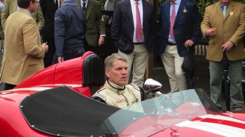 Goodwood Revival, een legendarisch evenement op Brits landgoed, terug in de tijd met passende kleding en waanzinnige, klassieke auto's. Alle reden om naar Goodwood Revival 2014 te gaan!