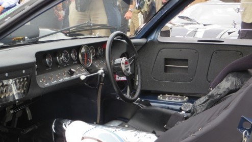 Goodwood Revival, een legendarisch evenement op Brits landgoed, terug in de tijd met passende kleding en waanzinnige, klassieke auto's. Alle reden om naar Goodwood Revival 2014 te gaan!