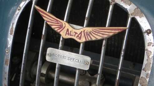 Goodwood Revival, een legendarisch evenement op Brits landgoed, terug in de tijd met passende kleding en waanzinnige, klassieke auto's. Alle reden om naar Goodwood Revival 2014 te gaan!