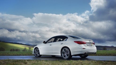Infiniti Q50 nu leverbaar vanaf 35.900 euro. Automatische transmissie altijd zonder meerprijs.