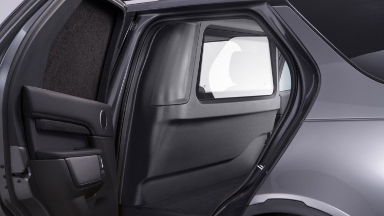 Land Rover brengt versies op grijs kenteken van de Discovery en Discovery Sport.