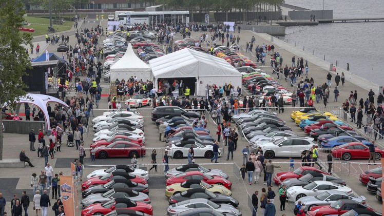 De tweejaarlijkse Porsche Parade was dit jaar te gast in Nederland.