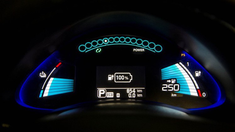 Nissan LEAF krijgt in 2016 een 30kWh accupakket met 250 kilometer actieradius.