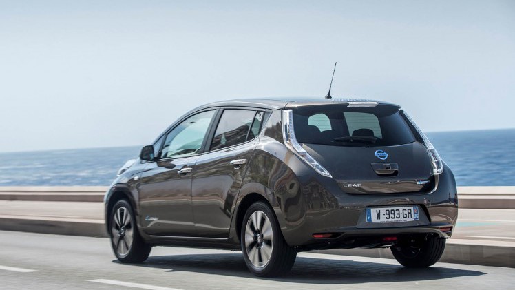 Nissan LEAF krijgt in 2016 een 30kWh accupakket met 250 kilometer actieradius.