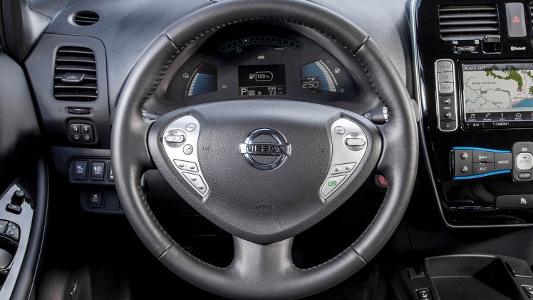 Nissan LEAF krijgt in 2016 een 30kWh accupakket met 250 kilometer actieradius.