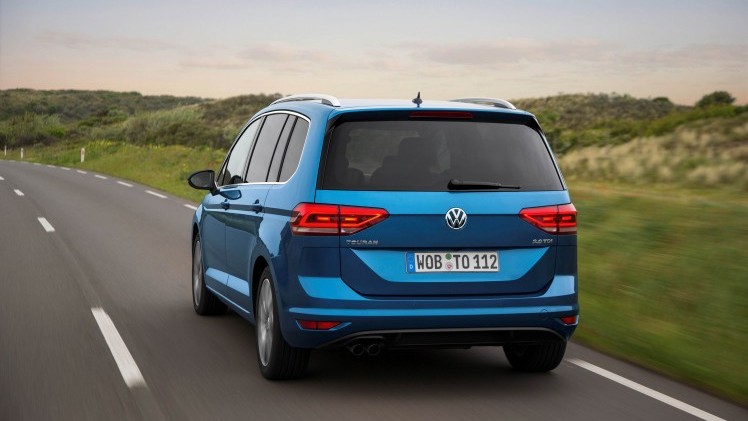 Volkswagen Touran 1.6 TDI met DSG en 20% bijtelling geprijsd.