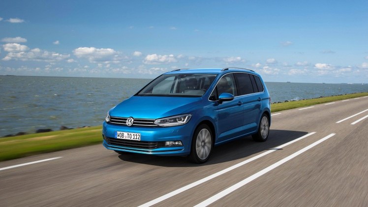 Volkswagen Touran 1.6 TDI met DSG en 20% bijtelling geprijsd.