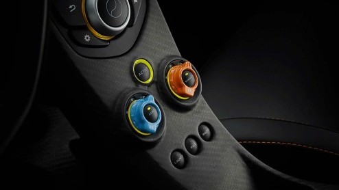 McLaren Special Operations gaat een McLaren P1 onder handen nemen. De opdracht: hij moet de Gulf-kleuren krijgen. Zo moet de auto eruit gaan zien.