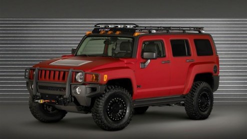 Hummer presenteert op de SEMA Auto Show drie studiemodellen op basis van de H3. De H3T Weekend Warrior staat in de kijkers met zijn functionele uitdossing voor het echte werk, met de H3 X Concept laat