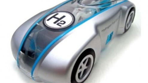 De ontwikkeling van waterstofautos zet steeds meer stappen vooruit. Toch is het nog een kostbaar verhaal en moet de techniek nog jarenlang rijpen om breed en betaalbaar ingezet te kunnen worden. Hori