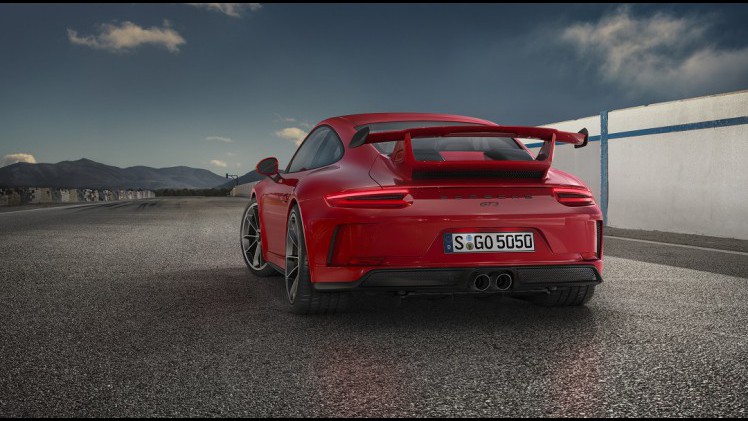 In navolging van de GTS-modellen is het nu de beurt aan de GT3 om een vernieuwing te ondergaan. De grootste wijziging? Er is nu ook een handgeschakelde versie.