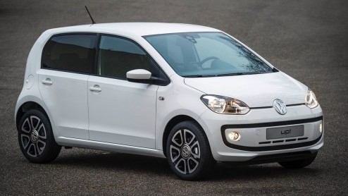 Volkswagen Up krijgt voor 2015 vier centimeter verlaagde gordelbevestigingspunten, opgewaardeerde elektrische raambediening, een extra make-up spiegel en BlueMotion Technologies.