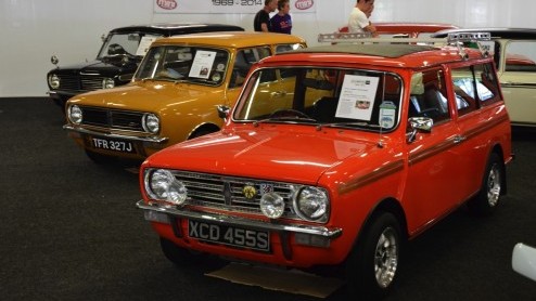 Mini bestaat 55 jaar! De eerste Mini werd in 1959 gentroduceerd. Heritage!