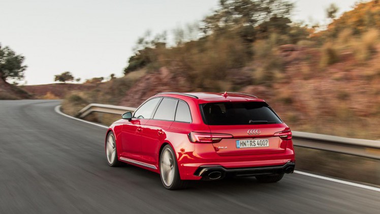 Audi lanceert 18 jaar na de eerste generatie de nieuwe RS 4 Avant.