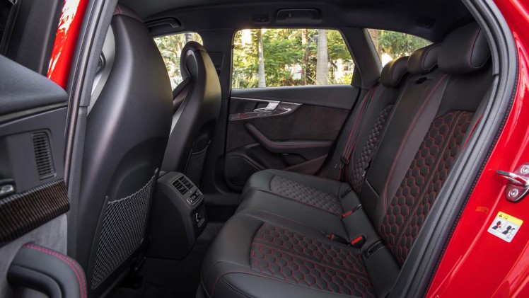 Audi lanceert 18 jaar na de eerste generatie de nieuwe RS 4 Avant.
