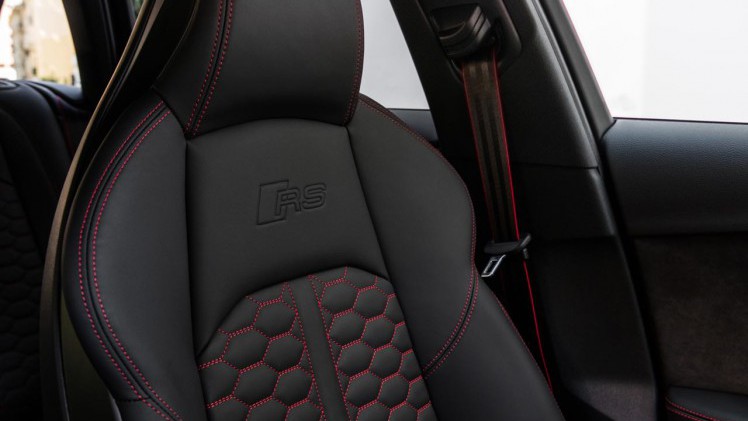 Audi lanceert 18 jaar na de eerste generatie de nieuwe RS 4 Avant.