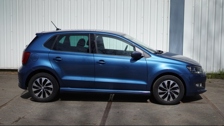 Autotest Volkswagen Polo 1.0 TSI. Voor deze rijtest hebben we gereden met de Polo BlueMotion 1.0 TSI, de nieuwe driecilinder die het slimme alternatief is voor de andere Polo's.