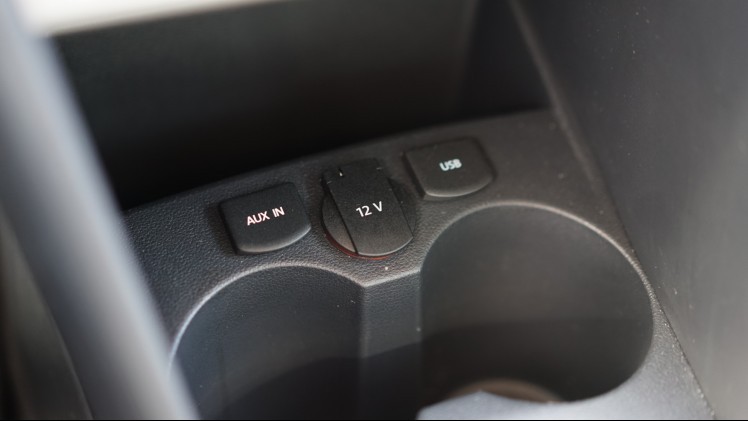 Autotest Volkswagen Polo 1.0 TSI. Voor deze rijtest hebben we gereden met de Polo BlueMotion 1.0 TSI, de nieuwe driecilinder die het slimme alternatief is voor de andere Polo's.