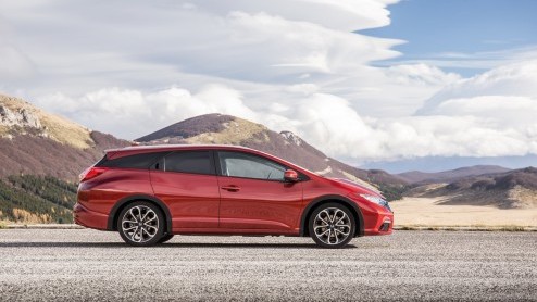 Autotest Honda Civic Tourer 1.6 i-DTEC, die in februari 2014 op de markt komt.
