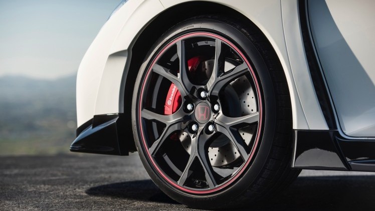 De onthulling van de Honda Civic Type R komt steeds dichterbij. Vandaag maakt het merk de topsnelheid bekend van de nieuwe hot hatch van Honda: 270 km/h.