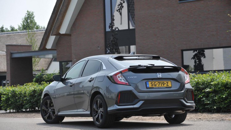 Honda levert de Civic nu ook met een dieselmotor, een prettige machine.