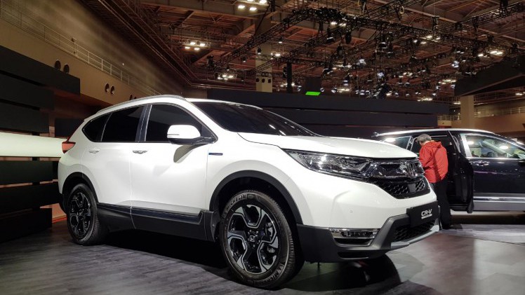 Honda is in Japan een veel groter merk dan in Europa en is op diverse disciplines thuis. Het productiemodel van de CR-V, diverse elektrische concepts en een motor van 100 miljoen, het is er allemaal.