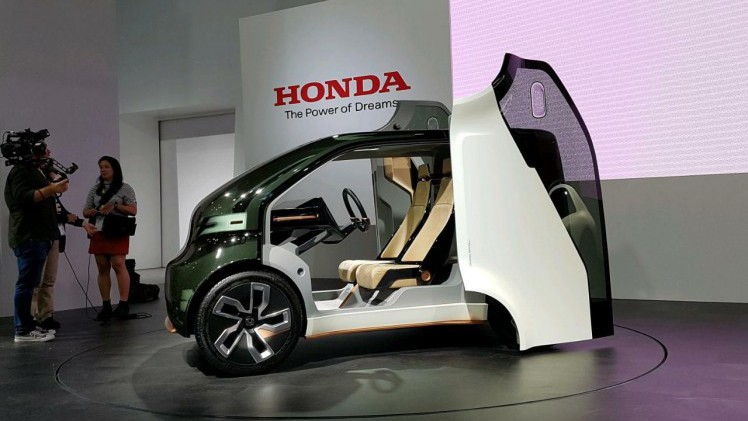 Honda is in Japan een veel groter merk dan in Europa en is op diverse disciplines thuis. Het productiemodel van de CR-V, diverse elektrische concepts en een motor van 100 miljoen, het is er allemaal.
