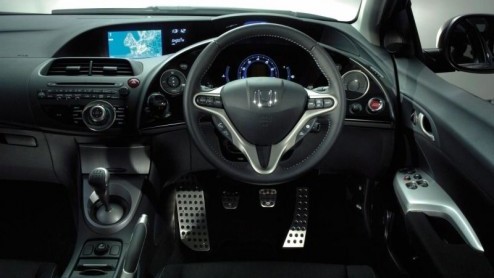 Op de British Motorshow staan aardig wat wereldprimeurs op ons te wachten. Vandaag kregen wij wederom een persbericht binnen over een wereldprimeur. Dit keer is het Honda die de Civic drie deurs aan h