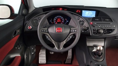 We worden al maanden geprikkeld door Honda over hoe de definitieve hot-hatch van Honda er uit gaat zien. Via het knalgele conceptmodel van een paar maanden geleden kregen we al een aardige indruk, m