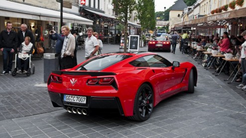 Corvettes uit binnen- en buitenland verzamelen zich tijdens Corvette-Fame 2014 in Valkenburg.