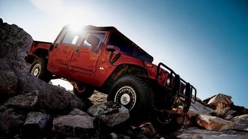 De geruchtenmachine draait op volle toeren over de Hummer H1. De CEO van Hummer, Mark Walsh, heeft gezegd dat de H1 wellicht uit het modellengamma van Hummer gaat verdwijnen.