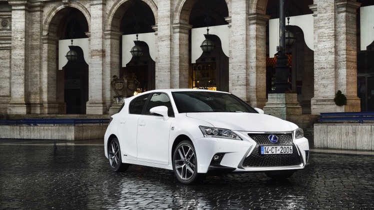 Lexus maakt hybridemodellen CT 200h, NX 300h en IS 300h voordeliger in 2016. Zowel de CT als IS komen in 2016 in aanmerking voor 21% bijtelling.