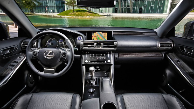 Lexus maakt hybridemodellen CT 200h, NX 300h en IS 300h voordeliger in 2016. Zowel de CT als IS komen in 2016 in aanmerking voor 21% bijtelling.