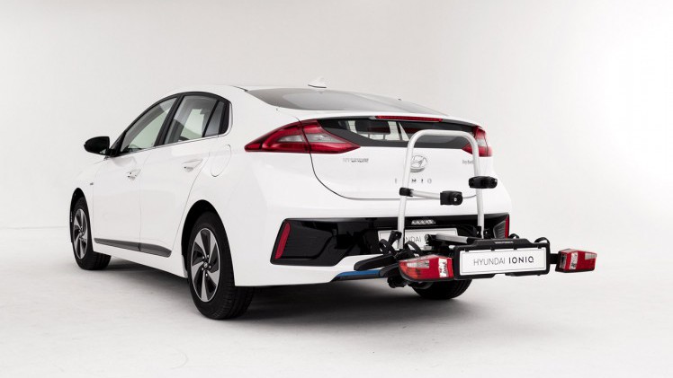 Hyundai biedt de kopers van een nieuwe Ioniq Hybrid tijdelijk een cheque van duizend euro voor een Stella e-bike.