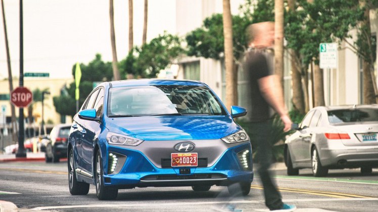 Hyundai presenteert een autonoom rijdende Ioniq. De technologie is betaalbaar en in januari rijden ze door het drukke verkeer van Las Vegas.