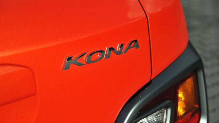 Hyundai lanceert met de Kona een spannend gelijnde, compacte SUV die meteen weet te overtuigen. AutoVandaag nam de proef op de som.