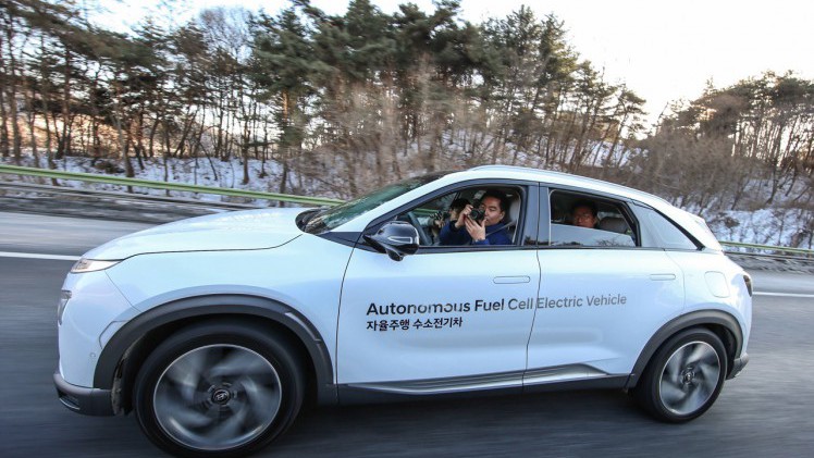 Hyundai legde met vijf auto's een afstand van 190 kilometer volledig autonoom rijdend af.