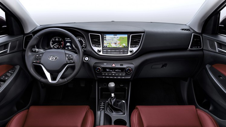 Autotest nieuwe Hyundai Tucson 1.6 GDI Comfort. We rijden met de voor Nederland interessante crossover en die zit al behoorlijk goed in zijn spullen.
