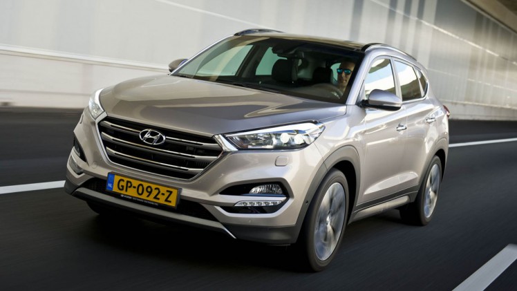 Autotest nieuwe Hyundai Tucson 1.6 GDI Comfort. We rijden met de voor Nederland interessante crossover en die zit al behoorlijk goed in zijn spullen.