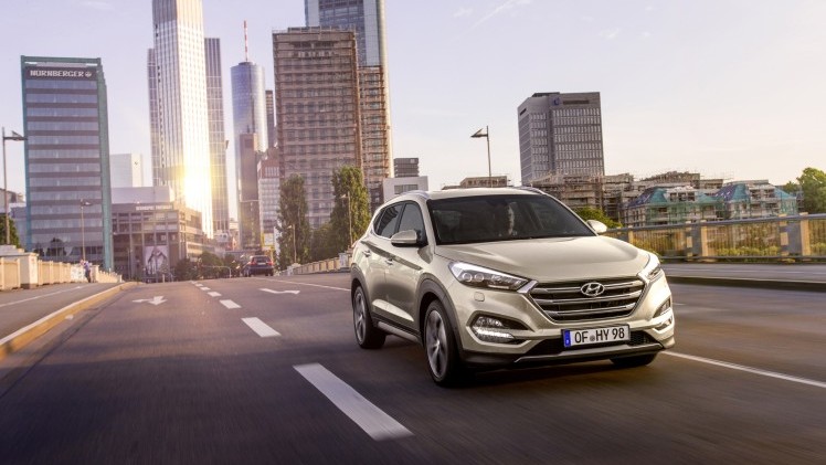 Autotest nieuwe Hyundai Tucson 2015 met 1.6 T-GDI en 2.0 CRDi. Het is de opvolger van de ix35 met meer ruimte en luxe.
