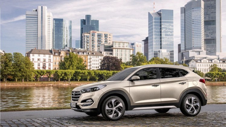 Autotest nieuwe Hyundai Tucson 2015 met 1.6 T-GDI en 2.0 CRDi. Het is de opvolger van de ix35 met meer ruimte en luxe.