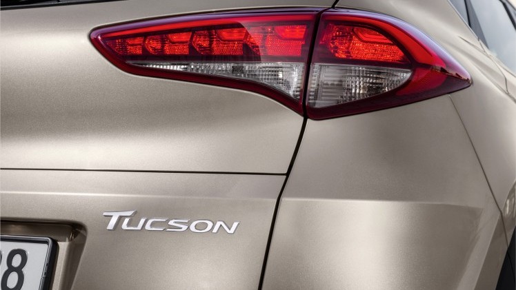 Autotest nieuwe Hyundai Tucson 2015 met 1.6 T-GDI en 2.0 CRDi. Het is de opvolger van de ix35 met meer ruimte en luxe.