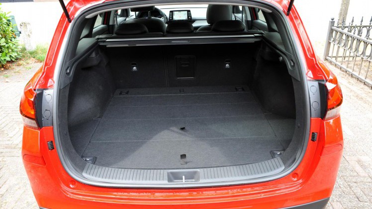 Hyundai brengt met de Wagon de tweede uitrustingsvariant van de nieuwe i30. Een zeer ruime auto die perfect aansluit bij de wensen van een Europees gezin.