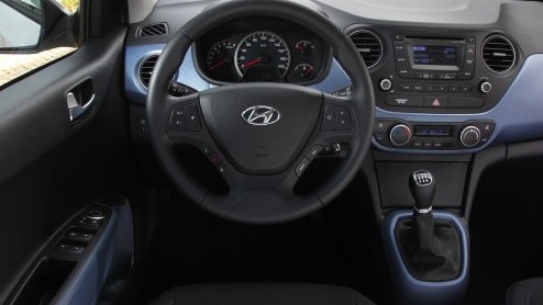 Autotest van nieuwe Hyundai i10 1.0 i-Motion met diverse opties, de nieuwe kleine Koreaan die claimt de langste, breedste en stilste auto in zijn klasse te zijn. En met de grootste bagageruimte.